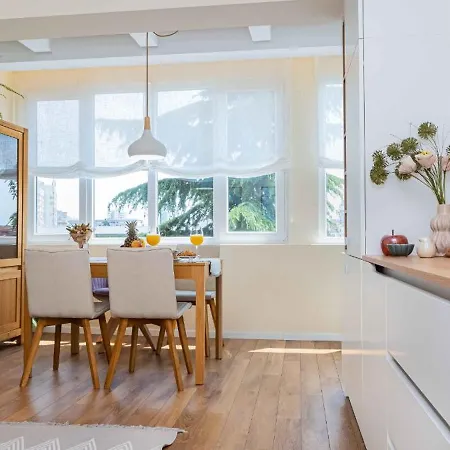 Deluxe Apartament Burgas City